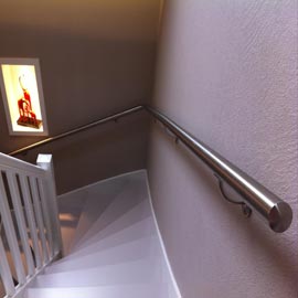 Rampe d'escalier main courante