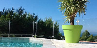 Garde-corps verre extérieur avec piscine