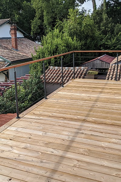 Installation garde-corps acier thermolaqué